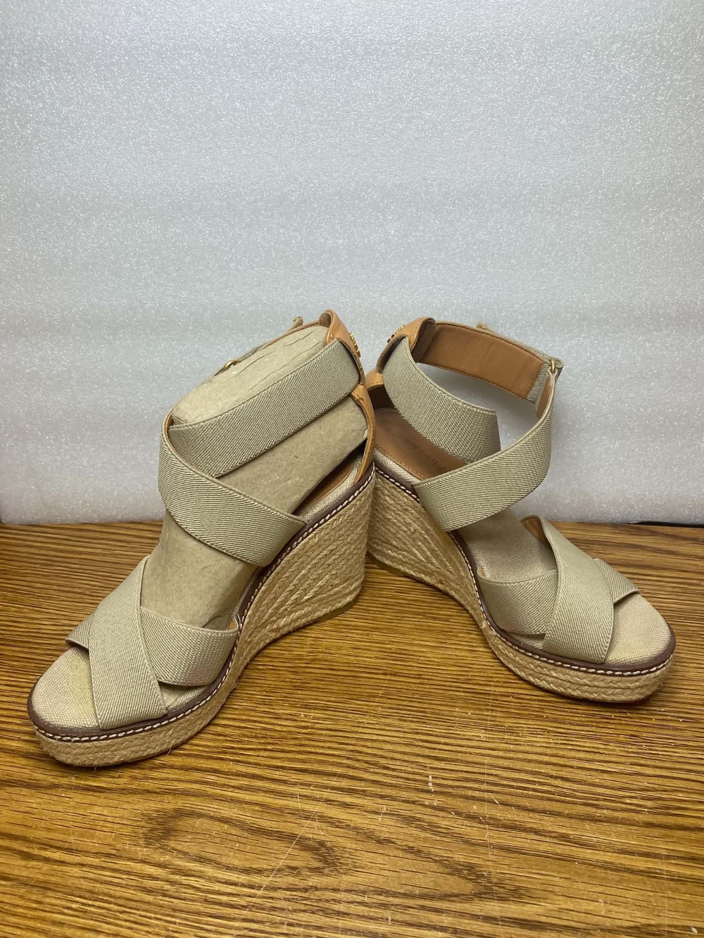 Tory Burch Women's Wedge Sandals Espadrilles Beige & Gold Casual Strappy Size 6